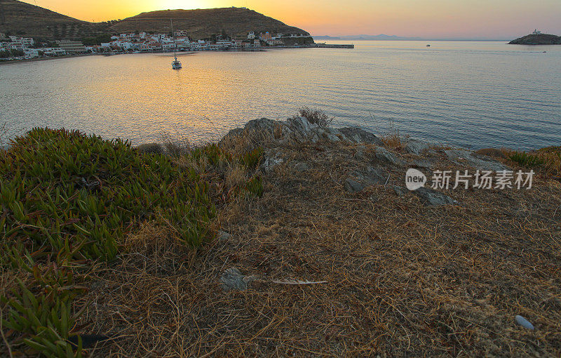 希腊Kea (Tzia)岛，日落时分的科里西亚港